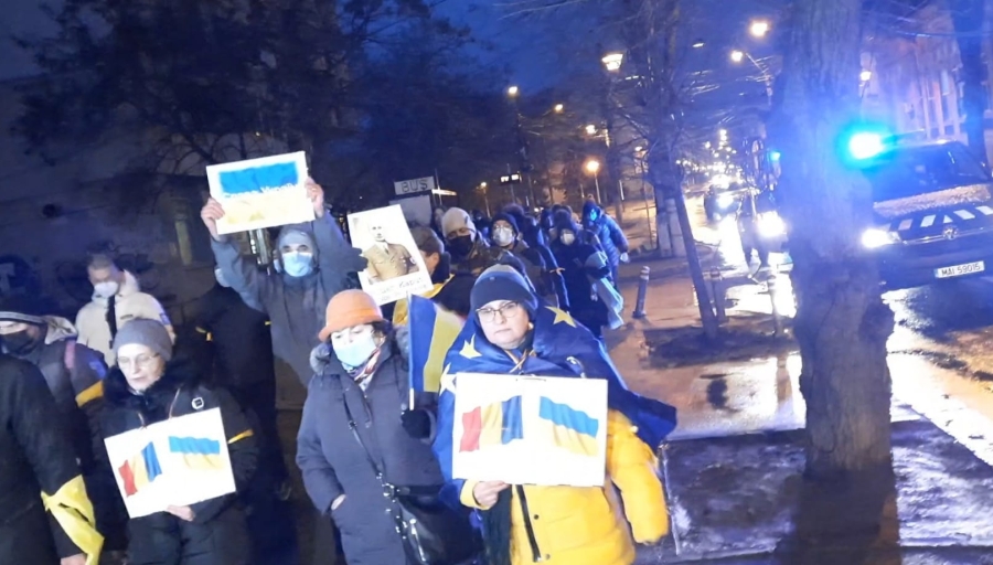 Solidaritate cu Ucraina: Gălățenii au mărșăluit în liniște pentru pace
