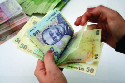 De zece ani trăiesc din ajutorul statului