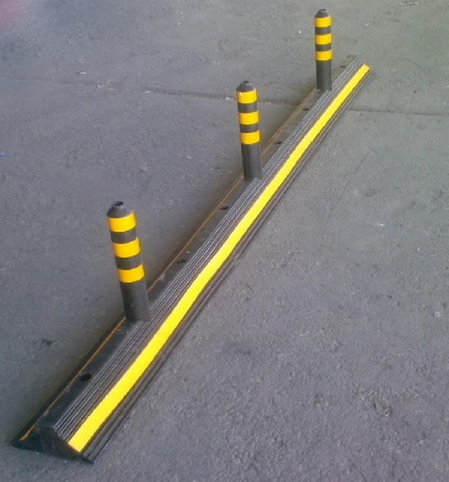 Trafic îngreunat pe str. Traian: Se montează separatoare de sens