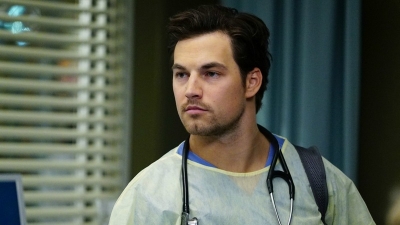 Actorul Giacomo Gianniotti, din serialul "Grey's Anatomy", s-a logodit