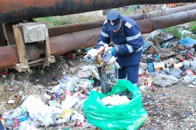 100 de pompieri au ecologizat zona Lacului Vânători