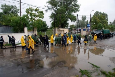 2010 pentru pompierii gălăţeni - Între viscol şi inundaţii