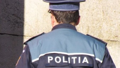 Pensionarul care a lovit cu sabia un poliţist a fost condamnat definitiv