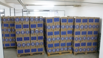Se redistribuie ajutoarele alimentare neridicate