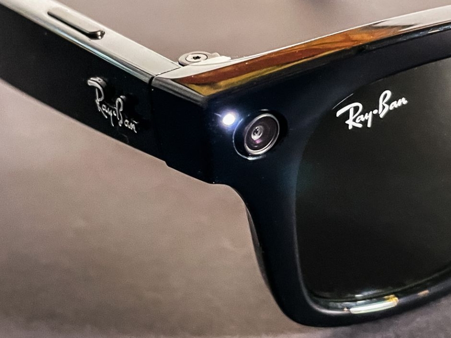 Facebook şi Ray-Ban au lansat primii ochelari smart (VIDEO)