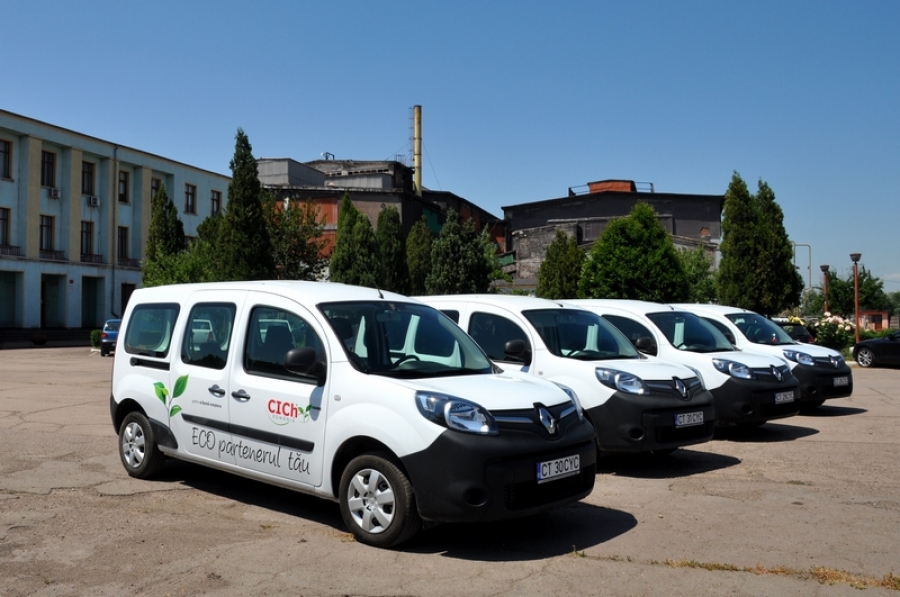 CICh Năvodari asigură transportul angajaţilor la combinat cu vehicule electrice