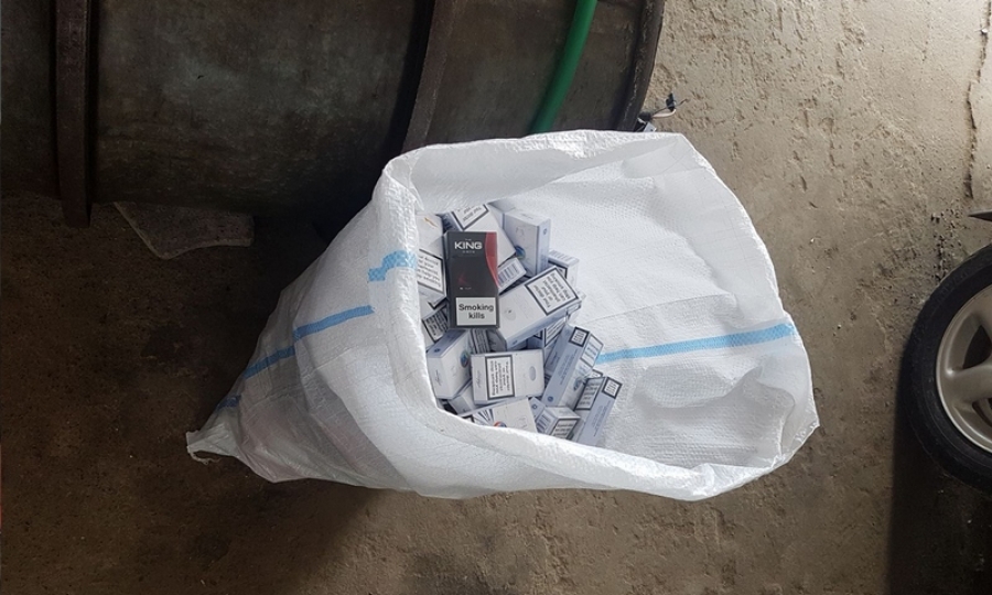 Mii de ţigări de contrabandă descoperite la frontiera de est