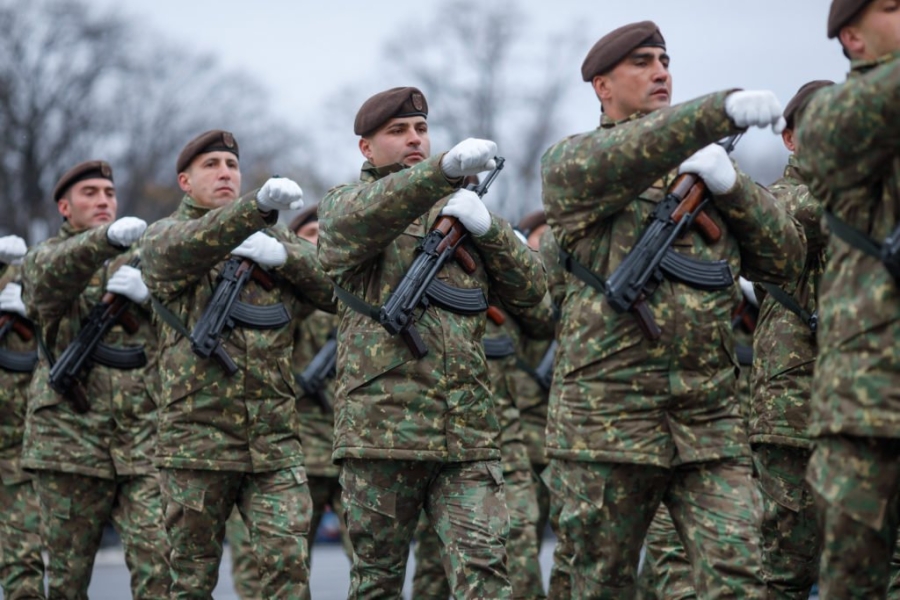 În ce condiţii ar fi posibilă obligarea la efectuarea serviciului militar în România
