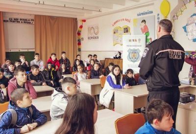 STOP BULLYING! Poliţia Locală Galaţi, acţiuni în şcoli pentru stoparea fenomenului