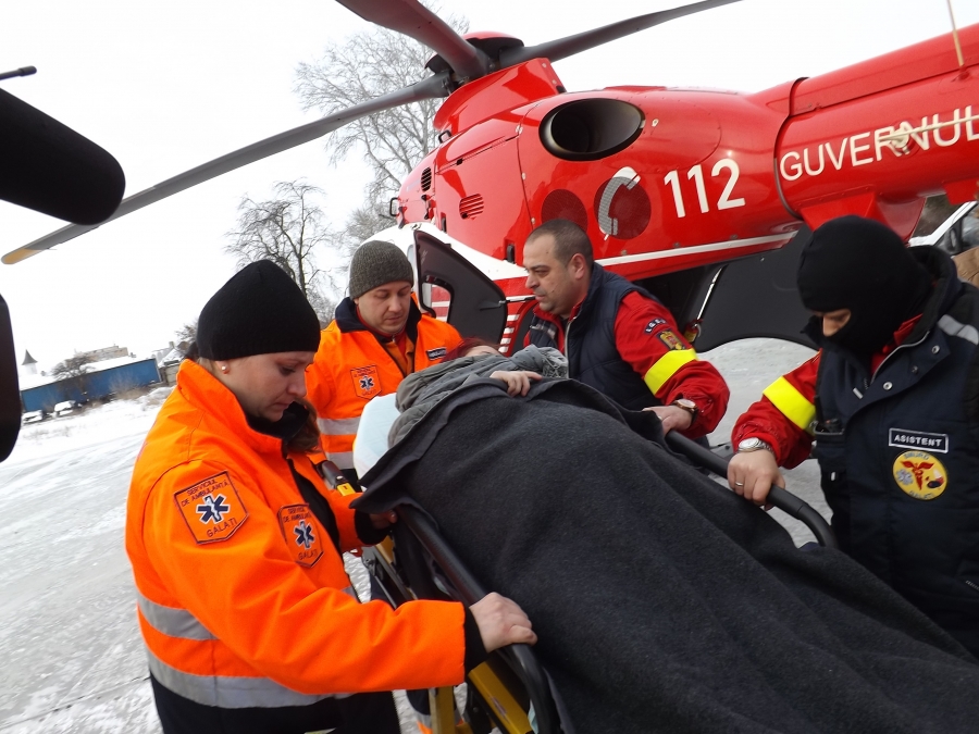 Gravidă salvată din nămeţi cu elicopterul SMURD