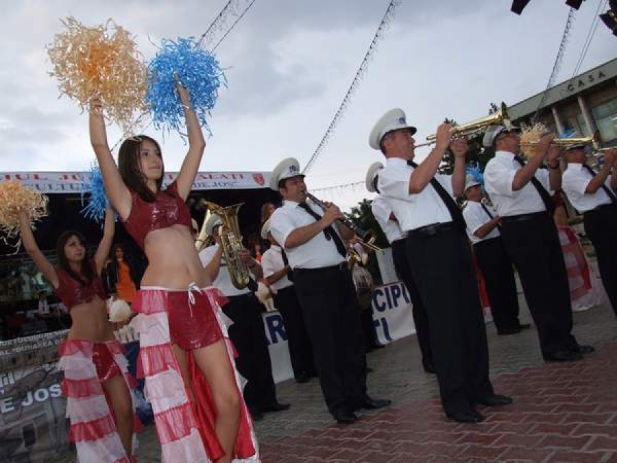 Festivalul de fanfare rezistă crizei economice