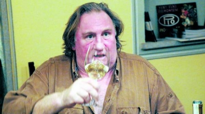 Gerard Depardieu declară că poate consuma chiar şi 14 sticle de băuturi alcoolice pe zi