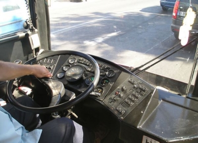 Fără permis, la volanul autobuzului