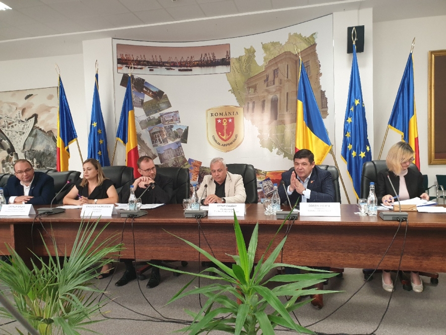 Reprezentanţii Comisiei Europene i-au băgat în şedinţă pe preşedintele CJ Galaţi şi directorul Apă Canal S.A. (FOTO)