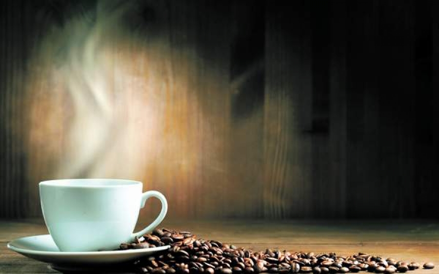 Consumul zilnic de cafea reduce riscul de recădere în cazurile de cancer de colon