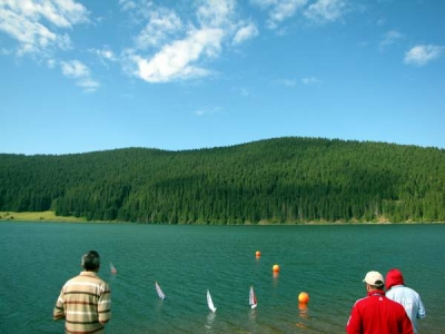 Navomodeliştii de la CS Universitatea Galaţi au dominat Regata Ciuc