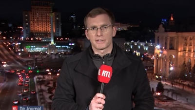 Jurnalist TV trimis în Ucraina, viral pe internet după ce a transmis în 6 limbi (VIDEO)
