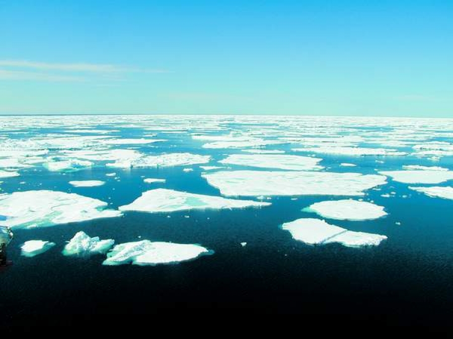Nivel record de topire a gheţurilor în Arctica şi Groenlanda