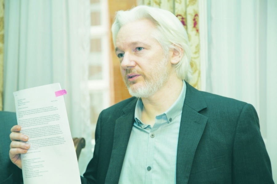 Assange anunţă noi dezvăluiri înainte de alegerile din SUA