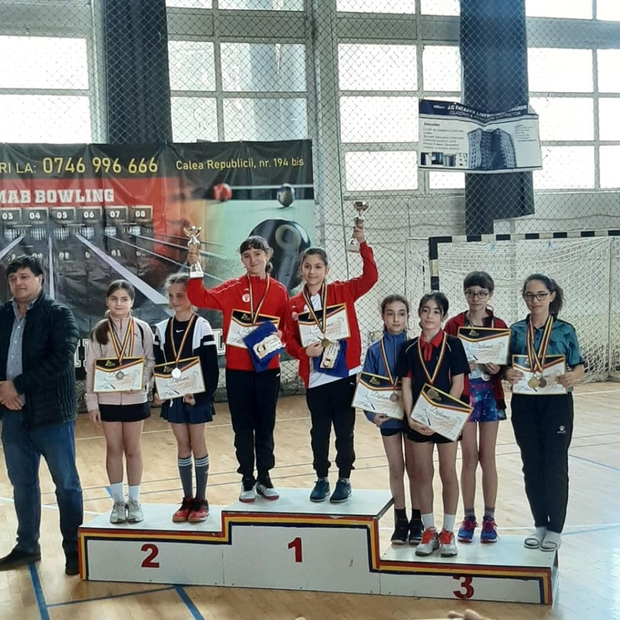 Medalii de aur şi argint pentru badmintoniştii de la Siderurgistul
