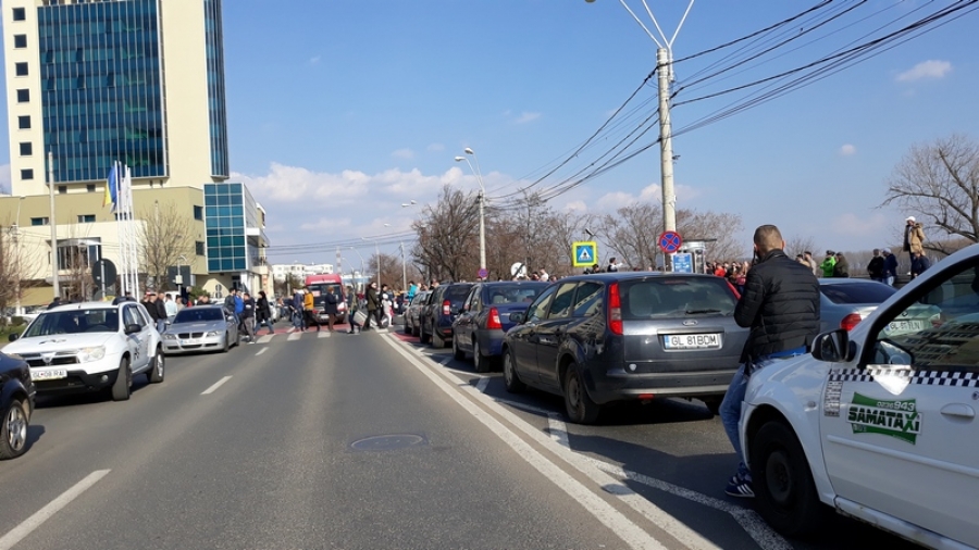 FOTO | Protestul "România vrea autostrăzi #şîeu" a blocat circulaţia în Galaţi