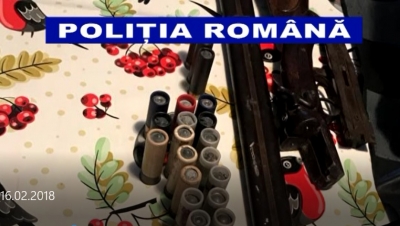 Percheziţii: Arme de vânătoare letale şi muniţie, ridicate de poliţişti