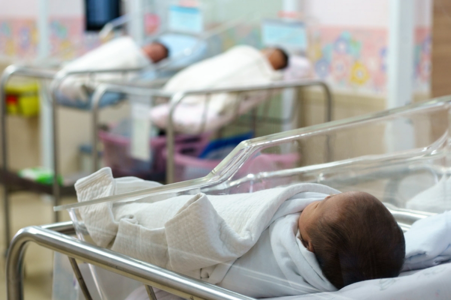 INS: Numărul născuţilor-vii a fost mai mic cu 18.440 în 2019 faţă de anul anterior