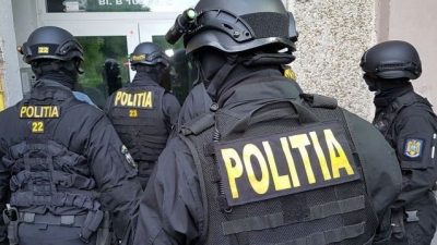 Galaţi: Percheziţii la agenţi de poliţie de frontieră bănuiţi de contrabandă