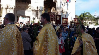 Procesiune cu straie populare, de Florii, la Galaţi