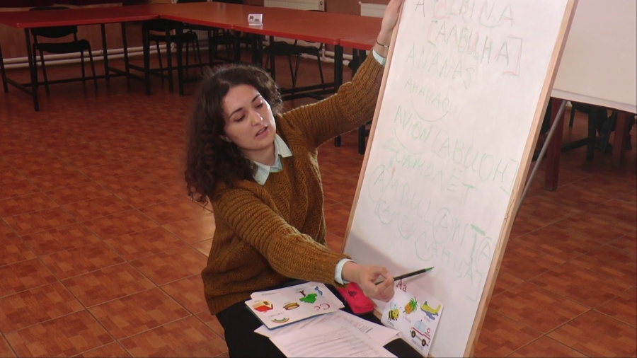 La Şendreni, s-a deschis „Şcoala de limba română” pentru refugiaţii din Ucraina