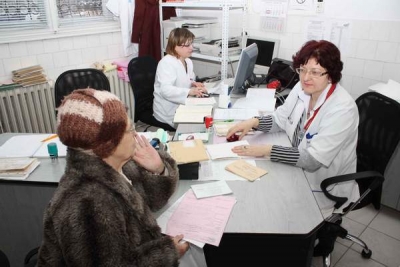 36 de medici, farmacişti şi asistenţi medicali vor fi trimişi în judecată pentru falsificarea a 10.000 de reţete compensate