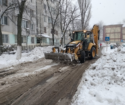 Primăria Galaţi: Se intervine în continuare astăzi în oraş pentru deszăpezire