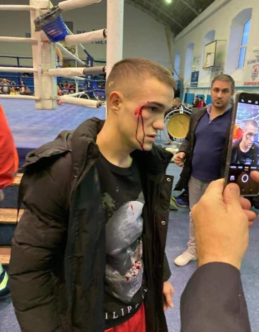 Bătaie şi scandal la o competiţie de box din Brăila (VIDEO)