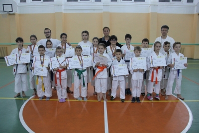 33 de medalii de aur, argint şi bronz obţinute de Meikyo, Karate Club şi Kodo la Naţionale