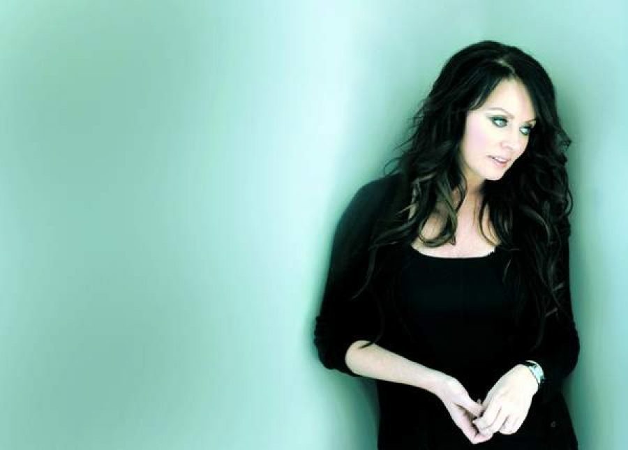 Cântăreaţa Sarah Brightman va călători în spaţiu în septembrie 2015