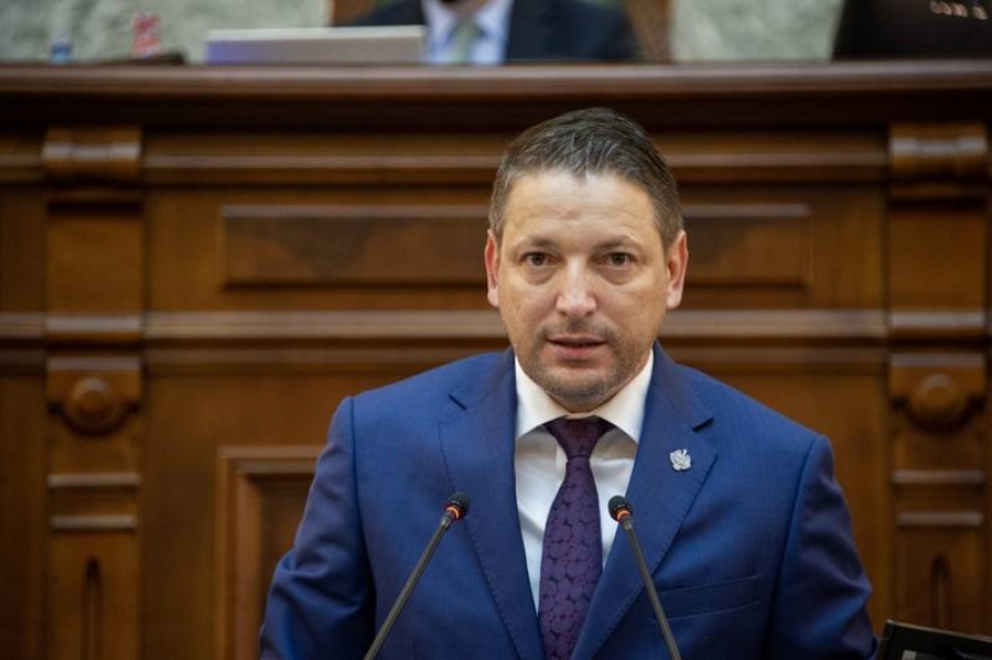 Senator Marius Humelnicu: E rândul lui Iohannis să meargă la Bruxelles şi să explice cum şi-a făcut temele guvernul ”lui”