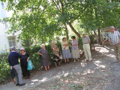 Protest la vârsta a treia împotriva construirii unui loc de joacă