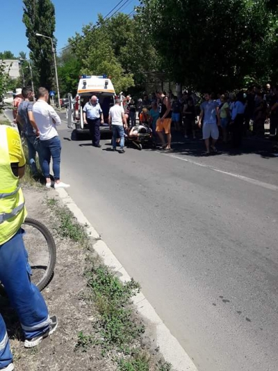 Puşti de 15 ani, în spital după ce a traversat aiurea