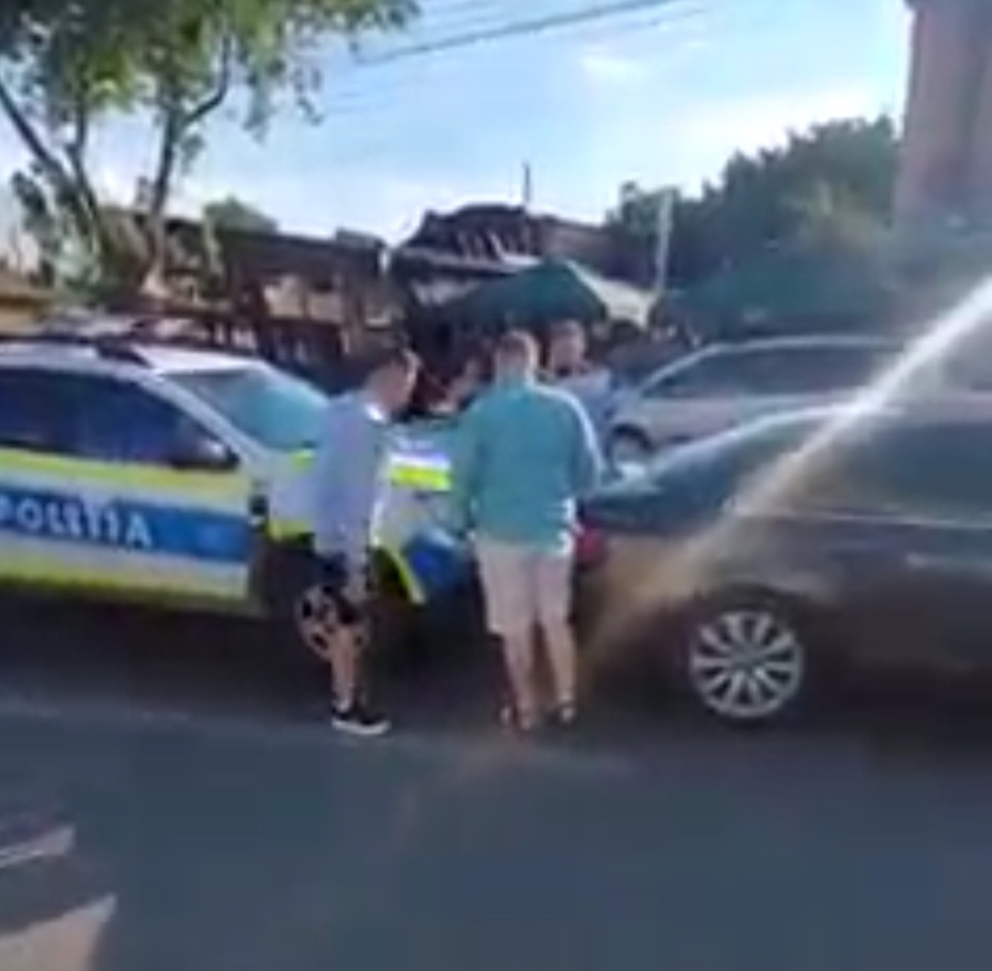 O autospecială a poliției Tecuci implicată într-un accident (VIDEO)