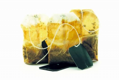 Plicurile de ceai folosite pot ajuta la atenuarea cearcănelor