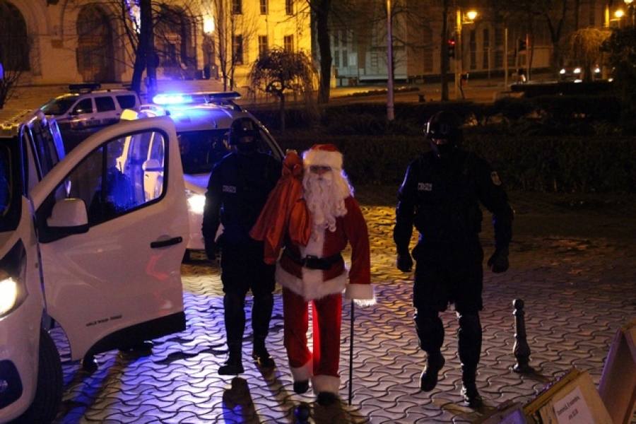 "Moş Crăciun vine cu Poliţia Locală" la Galaţi