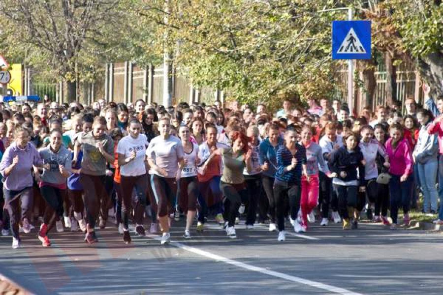 Peste 1.000 de studenţi au participat la Crosul Naţional Universitar