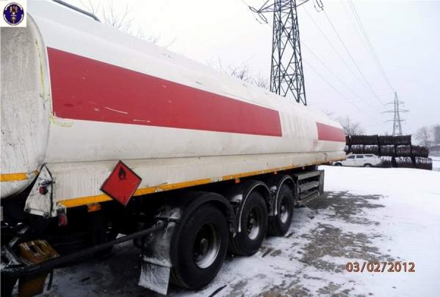 10,5 tone de motorină, capturate de vameşii gălăţeni