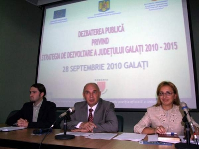 Dezbatere publică privind strategia de dezvoltare a judeţului