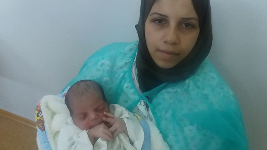 Primul sirian născut din familie refugiată cazată la Centrul de Străini din Galaţi