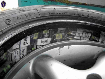 Roţi, mochetă şi podea - locuri de ascuns ţigările de contrabandă