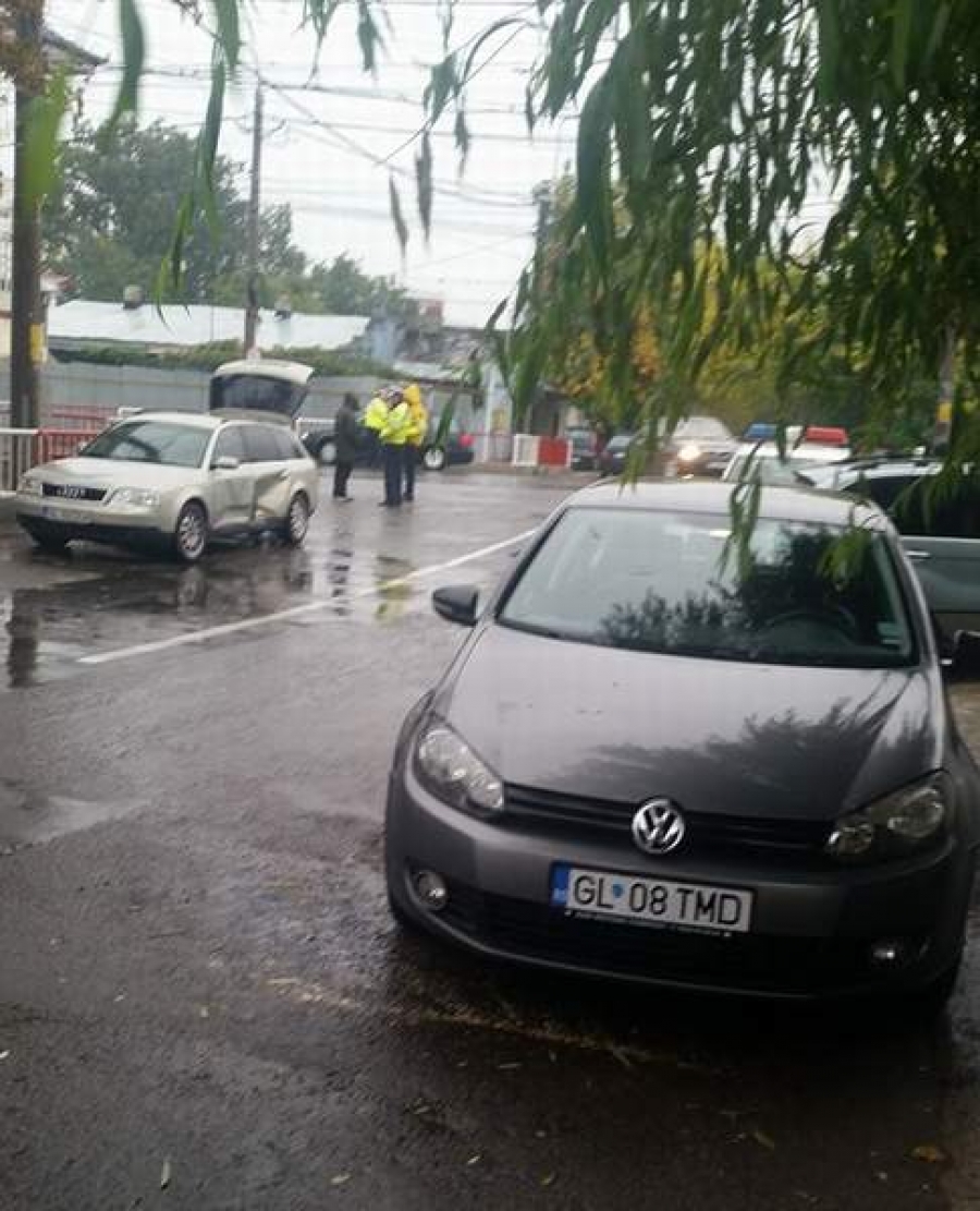 Patru răniţi în trei accidente, în ultimele 12 ore