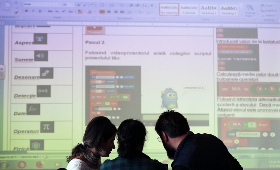 Un designer şi un profesor din Galaţi, câştigători ai concursului #Digitaliada