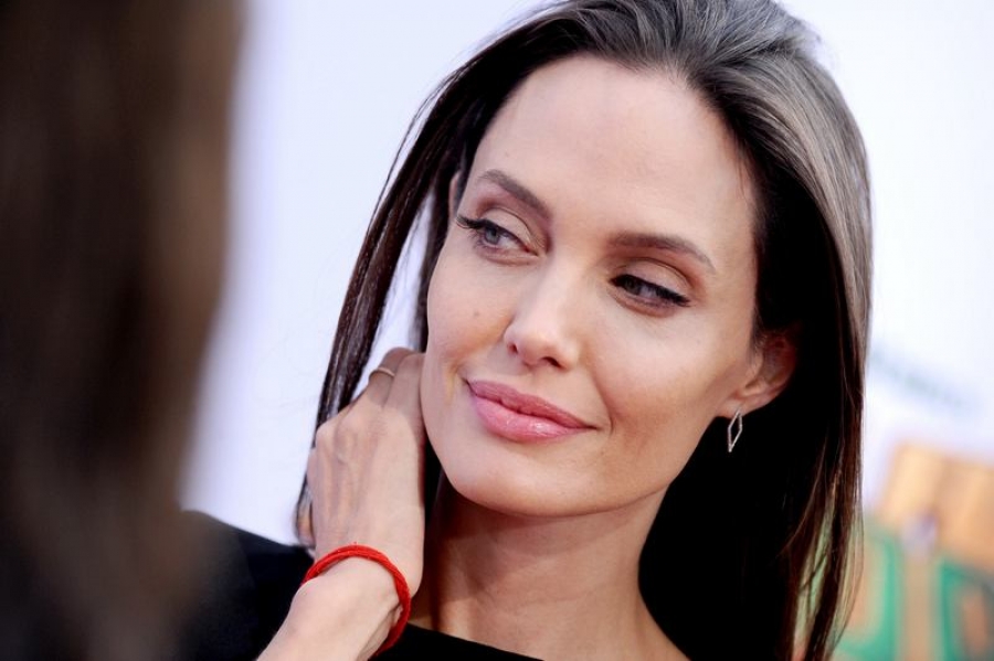 Angelina Jolie, într-o nouă relaţie