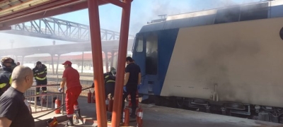 Locomotiva trenului Galaţi-Cluj Napoca, cuprinsă de flăcări în gara Vaslui